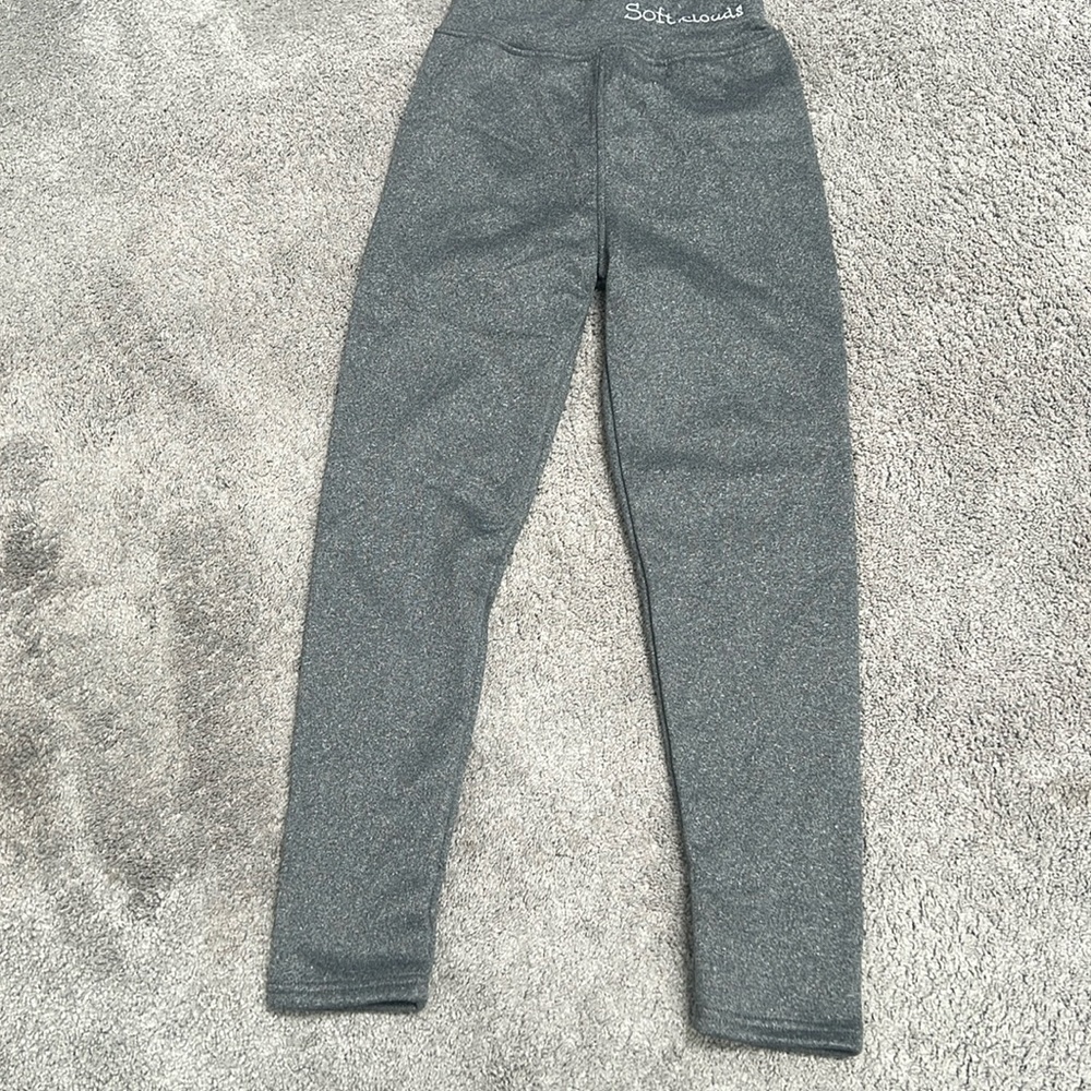 Brand new never worn fleece lined leggings size small